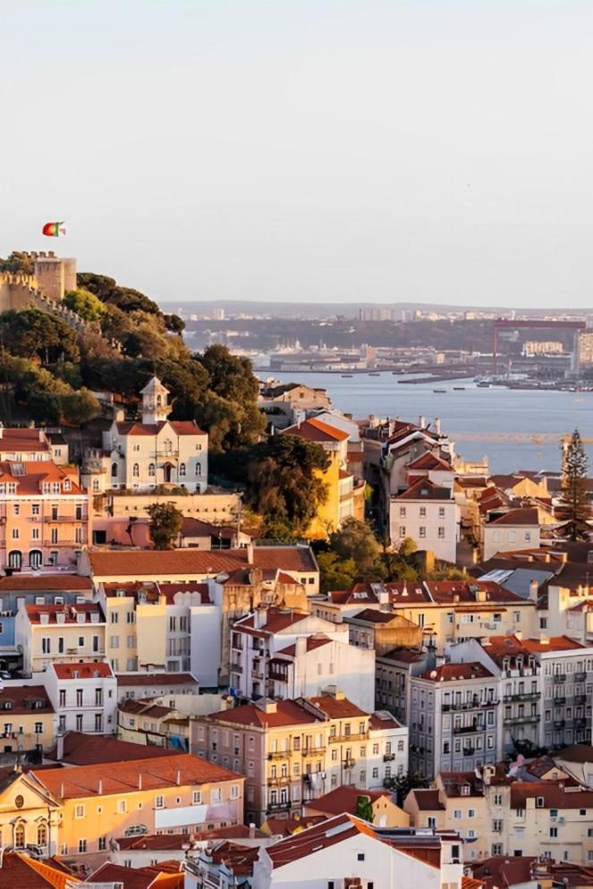 Alfama Deluxe By Homing Apartment Lisbon Exterior photo